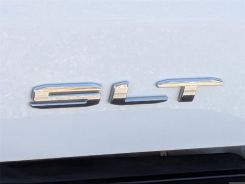 Used 2025 GMC Sierra 1500 SLT image 13