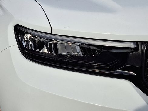 New 2025 Jeep Grand Cherokee Limited image 3