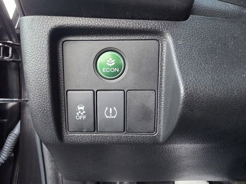 Used 2018 Honda HR-V LX image 28