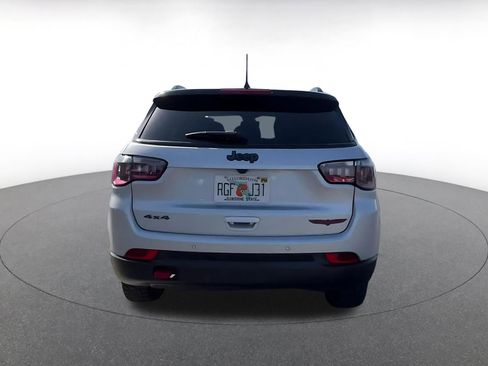 Used 2025 Jeep Compass Trailhawk AWD/4WD image 12