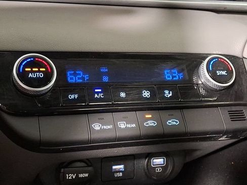 Used 2023 Hyundai Elantra SEL FWD image 17