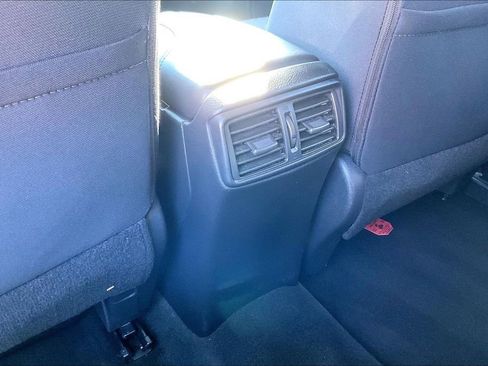 Used 2017 Nissan Rogue SV w/ SV Premium Package AWD/4WD image 29