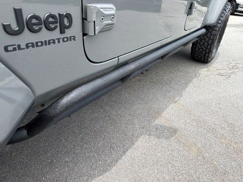 Used 2021 Jeep Gladiator Sport AWD/4WD image 16