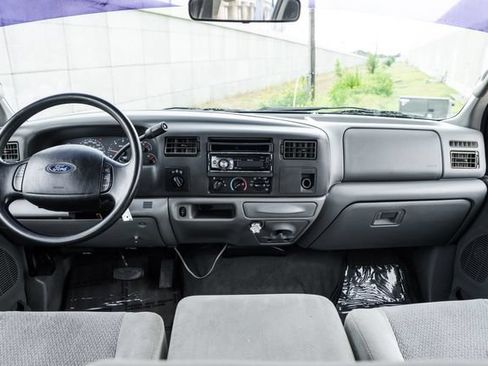 Used 2003 Ford F250 XL AWD/4WD image 8
