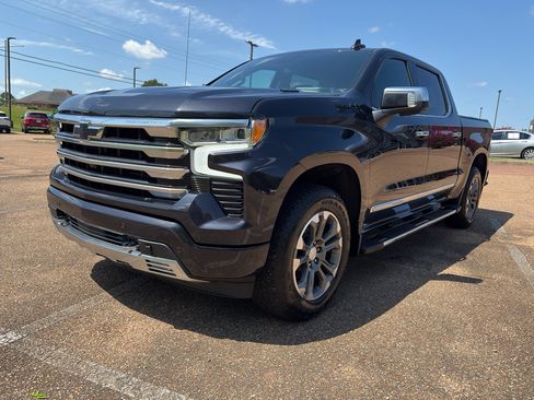 Used 2023 Chevrolet Silverado 1500 High Country w/ Technology Package AWD/4WD image 10