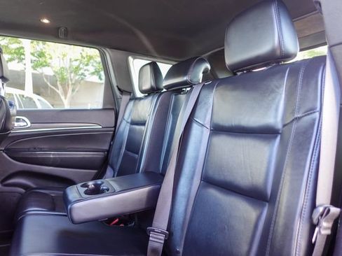 Used 2022 Jeep Grand Cherokee Limited AWD/4WD image 23