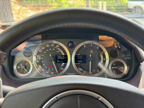 Used 2011 Aston Martin Rapide RWD image 32