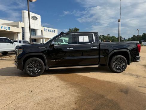 Used 2022 GMC Sierra 1500 Denali Ultimate AWD/4WD image 2