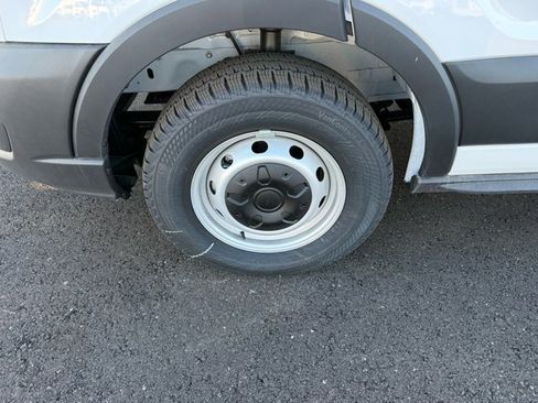 New 2025 Ford Transit 250 148 Medium Roof image 17