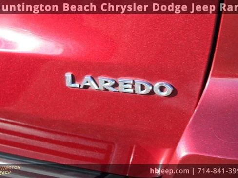 Used 2018 Jeep Grand Cherokee Laredo image 6