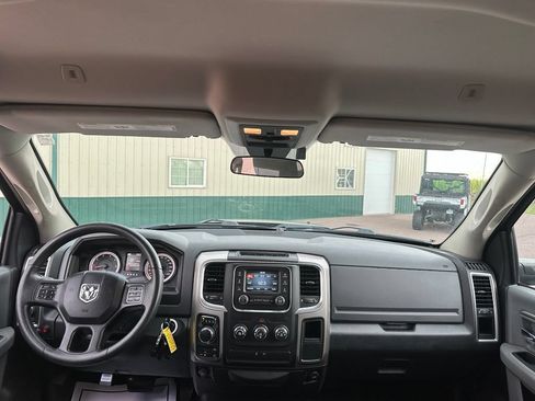 Used 2017 RAM 1500 Classic SLT AWD/4WD image 24