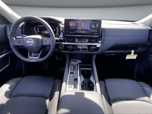 New 2026 Nissan Pathfinder SL FWD image 5