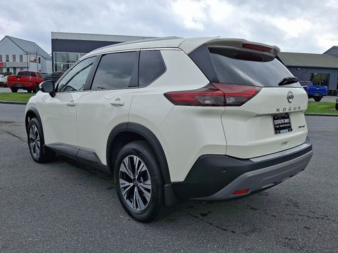 Certified 2023 Nissan Rogue SV w/ SV Premium B Package AWD/4WD image 5