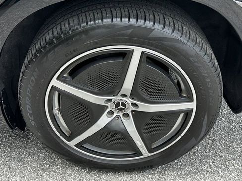 Certified 2023 Mercedes-Benz EQS 580 4MATIC SUV image 23