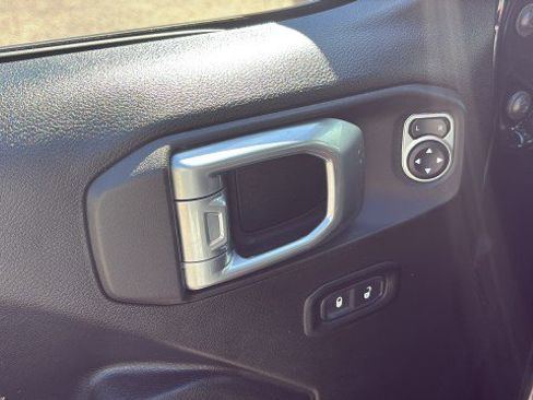 Used 2022 Jeep Wrangler Unlimited Sport image 6