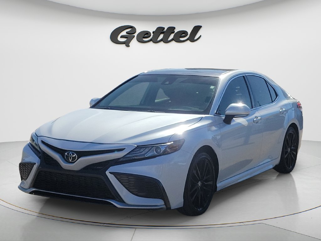 Used 2021 Toyota Camry XSE FWD image 1