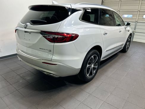 Used 2019 Buick Enclave Premium w/ LPO, Touring Package AWD/4WD image 3