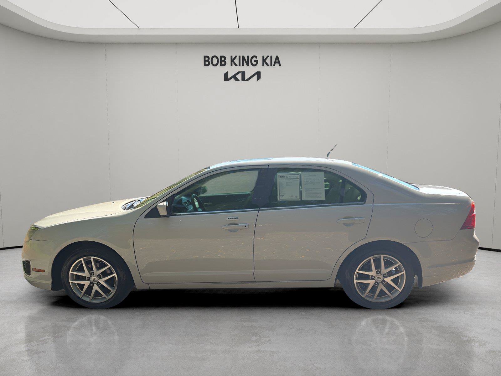 Used 2010 Ford Fusion SEL FWD image 2