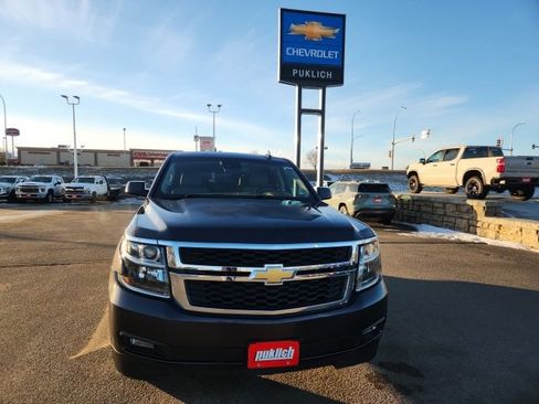 Used 2018 Chevrolet Suburban LT w/ Luxury Package image 2