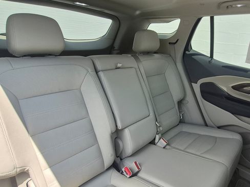 Used 2024 GMC Terrain Denali w/ Denali Premium Package AWD/4WD image 5