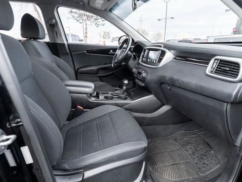 Used 2020 Kia Sorento S image 18