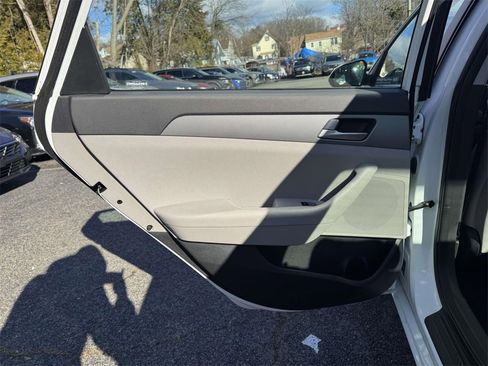 Used 2017 Hyundai Sonata SE image 7