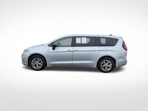 Used 2024 Chrysler Pacifica Limited image 4