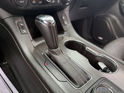 Used 2018 GMC Acadia SLT AWD/4WD image 21