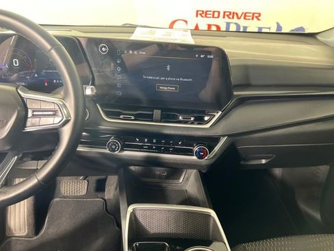 Used 2025 Chevrolet Equinox LT AWD/4WD image 16