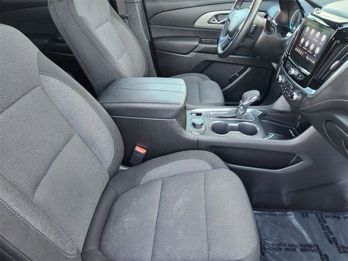 Used 2023 Chevrolet Traverse LT image 14