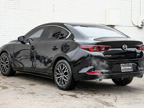 Used 2021 MAZDA MAZDA3 s image 10
