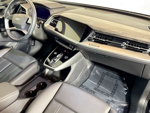 Used 2024 Audi Q4 e-tron Premium Plus w/ Premium Plus image 28