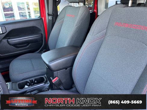 Used 2025 Jeep Wrangler Rubicon image 4