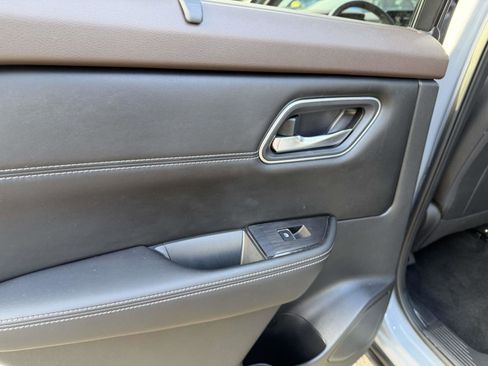 Used 2022 Nissan Rogue Platinum w/ Head-Up Display Package image 13