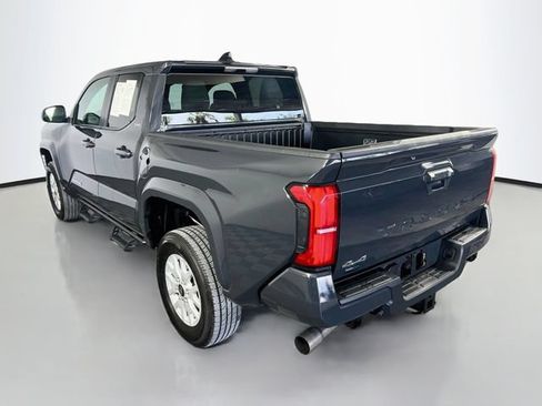 Used 2025 Toyota Tacoma SR5 AWD/4WD image 6