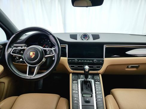 Used 2020 Porsche Macan AWD/4WD image 26