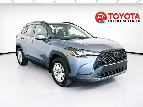 Used 2024 Toyota Corolla Cross LE FWD image 1