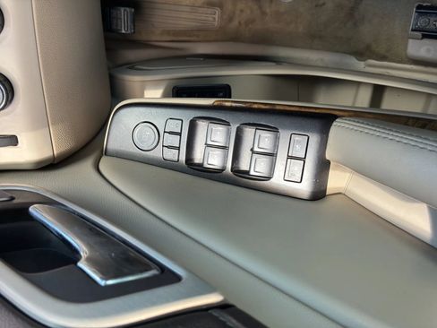 Used 2016 GMC Yukon XL Denali w/ Open Road Package AWD/4WD image 12