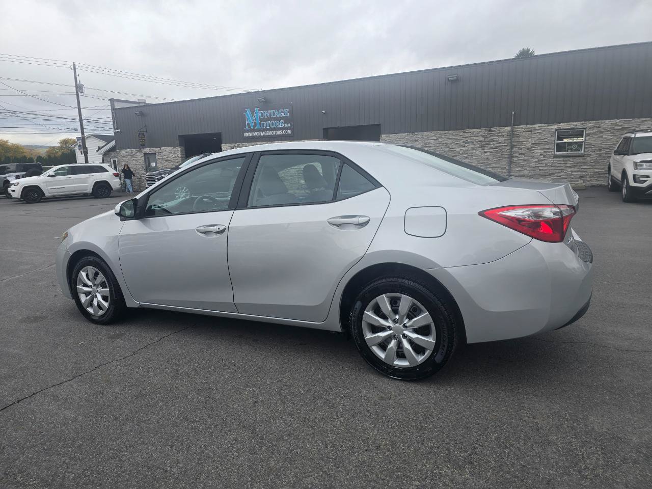 Used 2014 Toyota Corolla LE FWD image 4