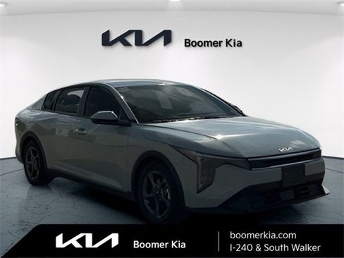 Certified 2025 Kia K4 LXS image 3