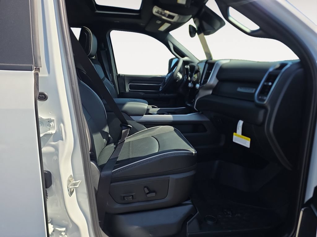 New 2026 RAM 3500 Laramie AWD/4WD image 10