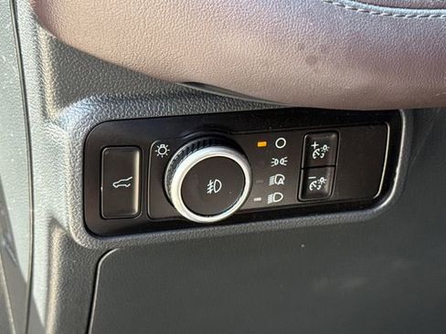 Used 2025 Ford Explorer Platinum RWD image 23