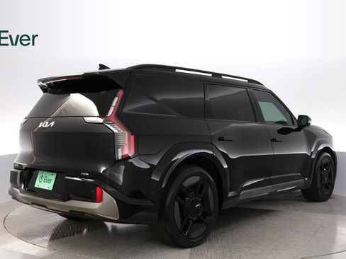 Used 2024 Kia EV9 GT-Line AWD/4WD image 3