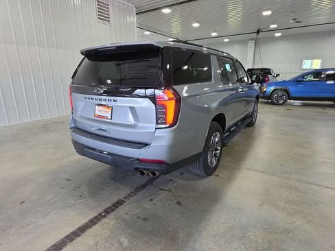 Used 2025 Chevrolet Suburban Z71 AWD/4WD image 8