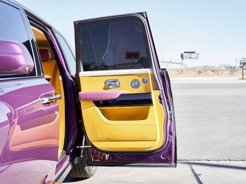 Used 2025 Rolls-Royce Cullinan image 27