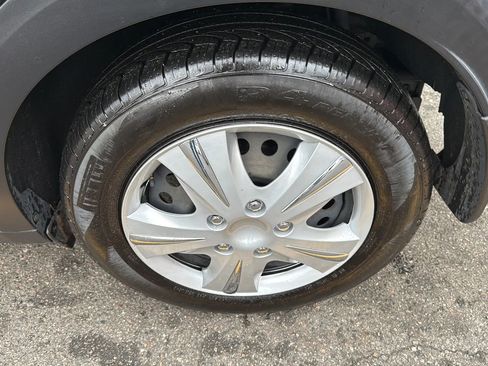 Used 2023 Nissan Kicks S image 9