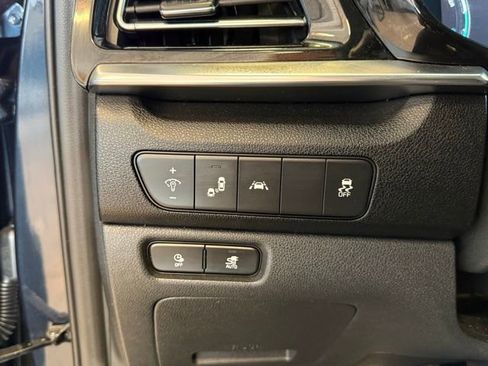 Used 2022 Kia Niro EX image 19