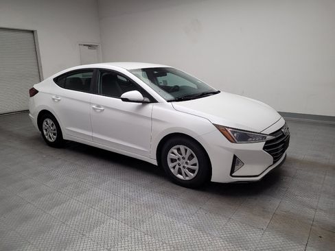 Used 2019 Hyundai Elantra SE w/ Cargo Package FWD image 11