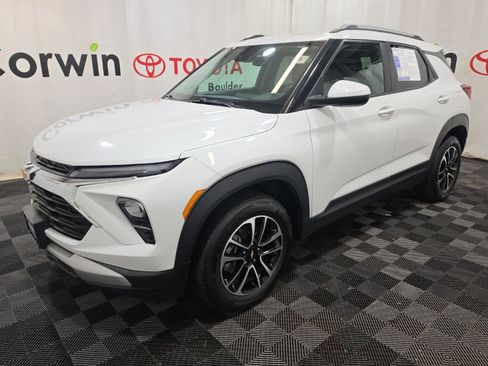 Used 2024 Chevrolet TrailBlazer LT w/ Convenience Package image 3