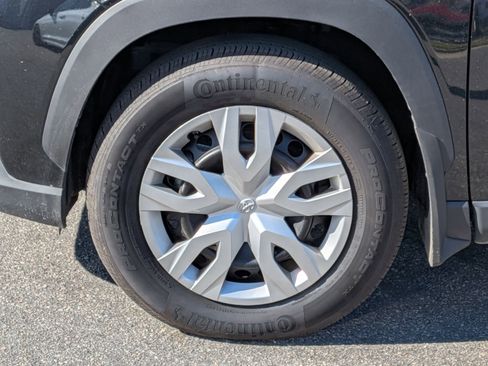 Used 2025 Toyota Corolla Cross L image 10